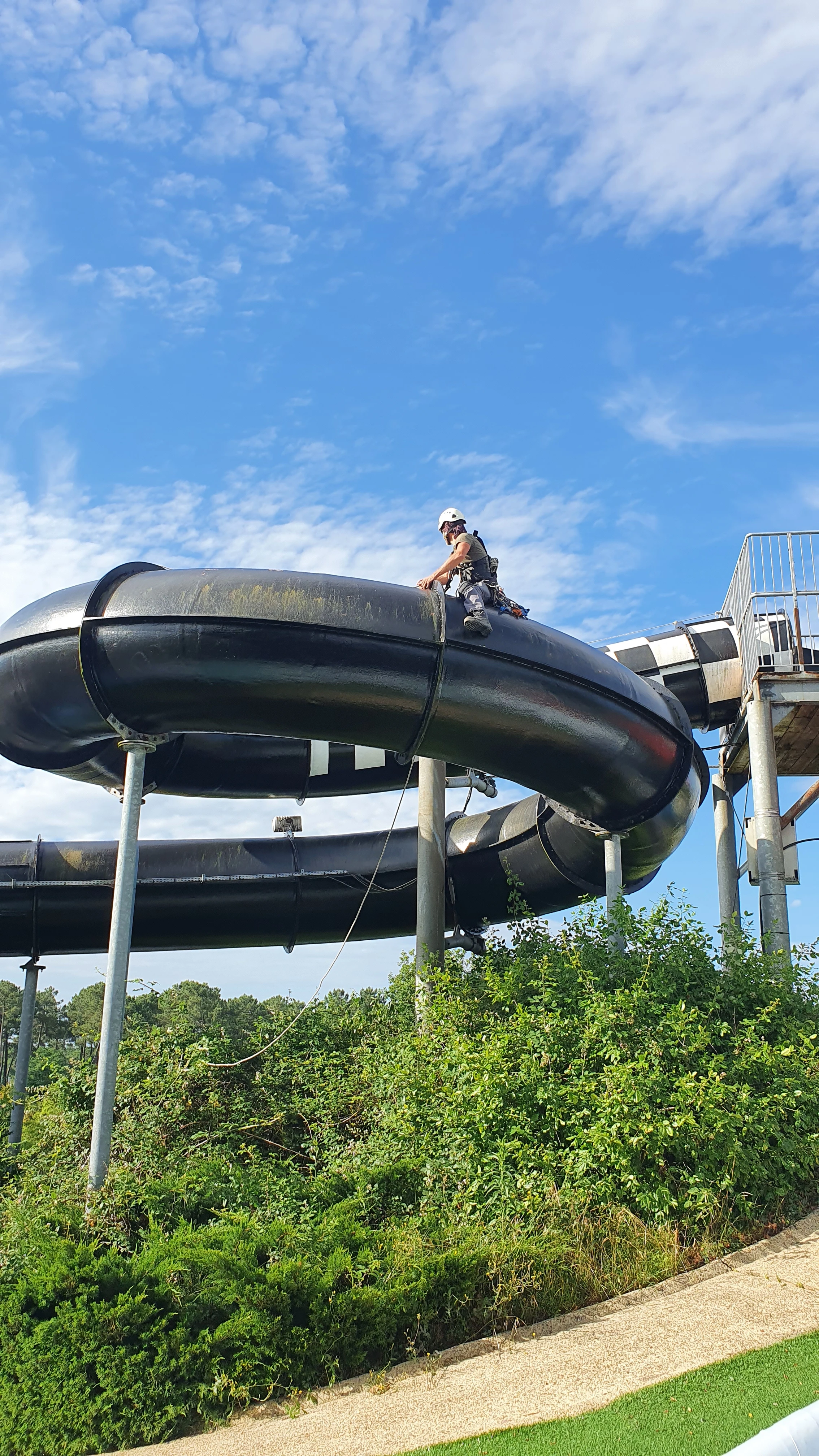 Intervention de cordistes MS Access pour glisser en toute propreté chez AQUALAND à Gujan Mestras (industrie) – 3